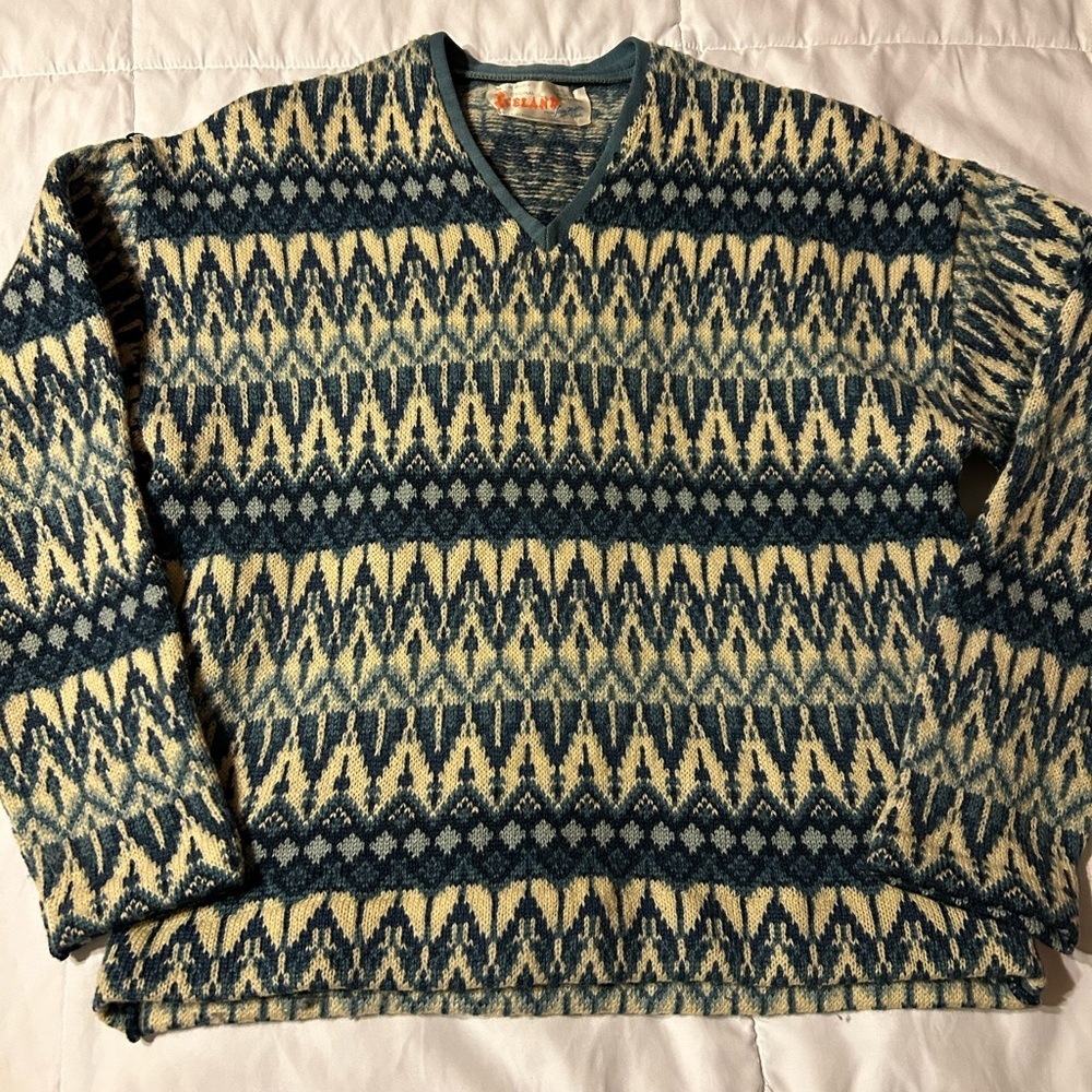 Patterned V-Neck Sweater - Blue and Cream